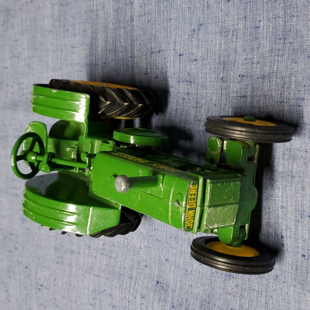 JOHN DEERE TRACTOR ERTL Metal Wheels Move Freely USA Collectible Toy